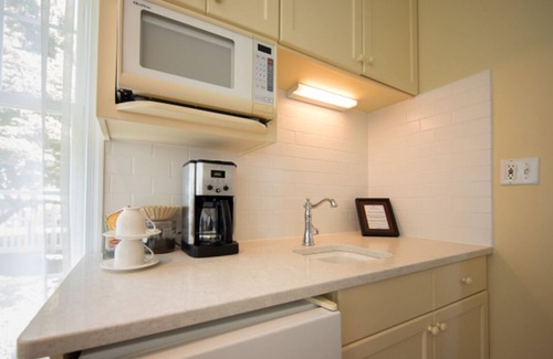 Forest Cabaña | Quaint Summer Kitchen Cottage Perfect for 2