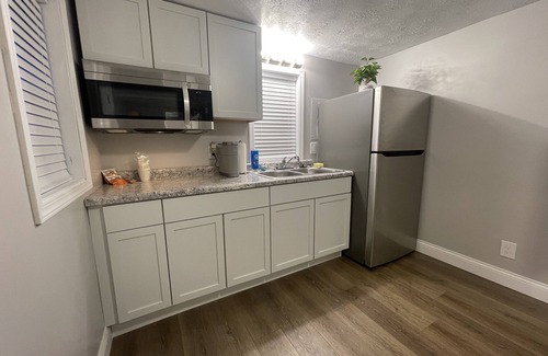Bainbridge Apartamento | Quaint, tiny home in the small town of Bainbridge. Newly remodeled.