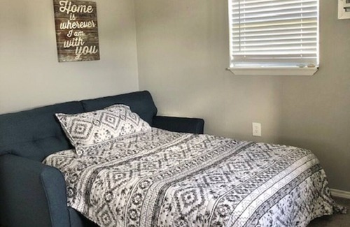 Canyon Lake Cabaña | Quaint Tiny Home Near Canyon Lake
