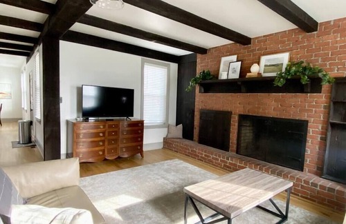 Manheim Casa | Quaint, Vintage Reno in Manheim