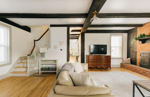 Manheim Casa | Quaint Vintage Reno in Manheim