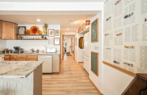 Cashmere Apartamento | Quaint walkable to Cider House & Coffee Shop