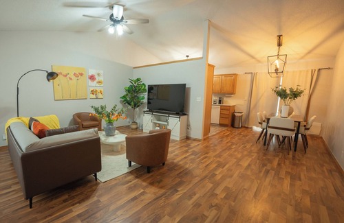 Wichita Casa | Quaint Wichita City Getaway Home Away from Home