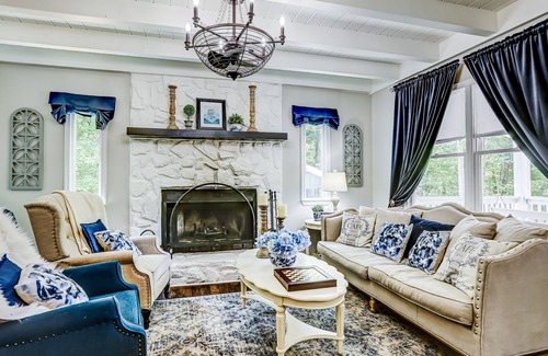 Epworth Cabaña | Quaint wooded escape with wraparound deck, firepit, & fast WiFi - dog-friendly
