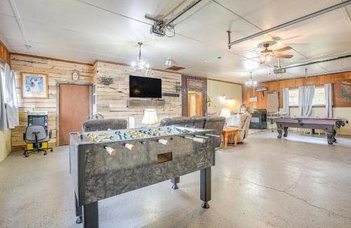 Zanesville Casa | Quaint Zanesville Home with Game Room and Yard!