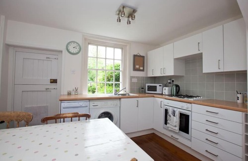 Arundel Casa | Quaker Cottage in historic Arundel