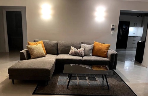 Maudsland Casa | Quality acreage home just 5 minutes to the theme parks and easy access to the M1