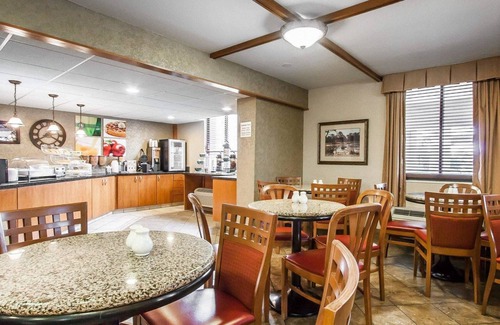 Springfield Hotel | Quality Inn and Suites