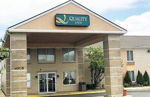 Fox Valley Hotel | Quality Inn Aurora - Naperville Area
