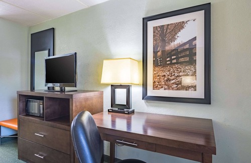 Columbus Hotel | Quality Inn Columbus near Fort Moore