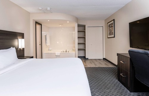 Kingston Hotel | Quality Inn & Conference Centre Kingston Central