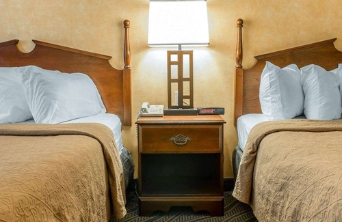 Gaylord Hotel | Quality Inn Gaylord