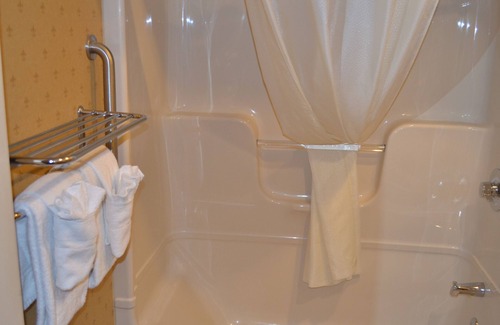 Ithaca Hotel | Quality Inn Ithaca - University Area