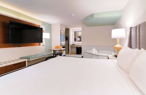 Pigeon Forge Hotel | Quality Inn Near the Island Pigeon Forge