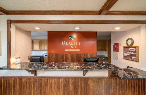 Raton Hotel | Quality Inn Raton