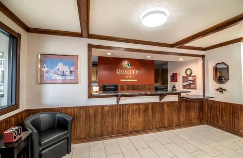 Raton Hotel | Quality Inn Raton