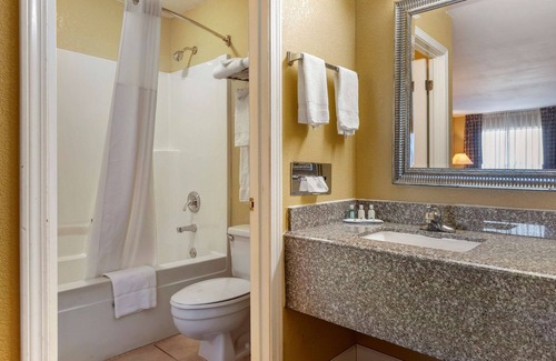 Russellville Hotel | Quality Inn Russellville I-40