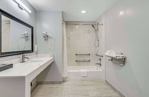 Westside Santa Cruz Hotel | Quality Inn Santa Cruz