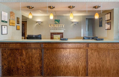 Manistique Hotel | Quality Inn & Suites