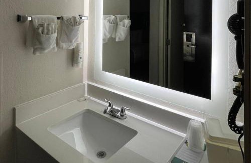 Clemmons Hotel | Quality Inn & Suites Clemmons I-40
