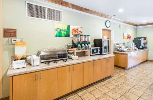 Dupont Hotel | Quality Inn & Suites Denver International Airport