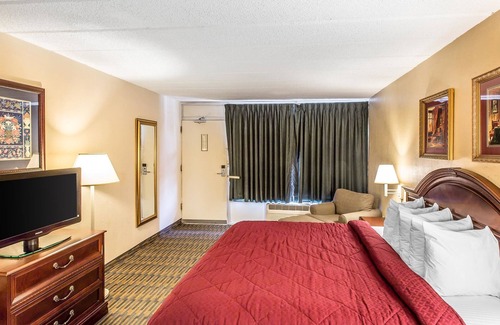 Easley Hotel | Quality Inn & Suites Easley - Greenville
