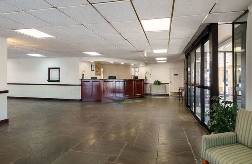 Laurel Hotel | Quality Inn & Suites Laurel