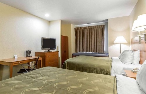 Santa Rosa Hotel | Quality Inn & Suites Wine Country