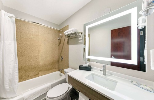 Central Sacramento Hotel | Quality Inn & Suites Sacramento Downtown Area