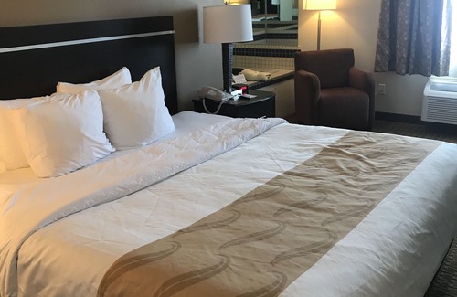 Sun Prairie Hotel | Quality Inn & Suites Sun Prairie Madison East