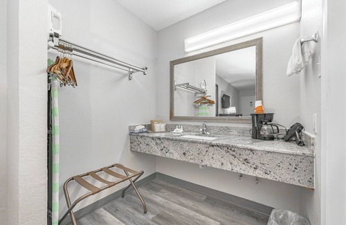 Fayetteville Hotel | Quality Inn