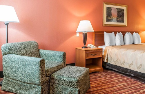 Gallipolis Ferry Hotel | Quality Inn