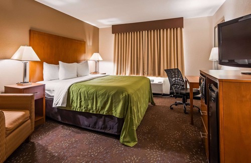 Tomah Hotel | Quality Inn