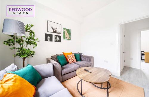 Rushmoor District Apartamento | Quality Serviced Apartments in Aldershot Town Centre, Free WiFi By Redwood Stays