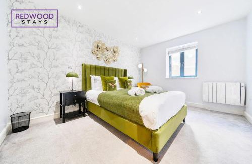 Camberley Apartamento | Quality Serviced Apartments in Camberley Town Centre, Free WiFi By Redwood Stays