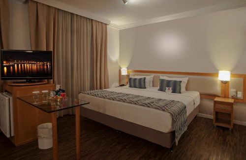 Pinheiros Hotel | Quality Suítes Oscar Freire