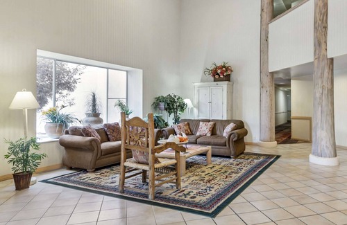 Moab Hotel | Quality Suites Moab near Arches National Park