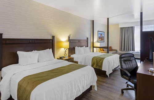 Moab Hotel | Quality Suites Moab near Arches National Park