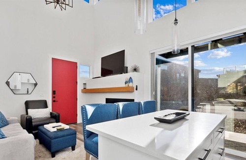 Whitefish Casa | Quarry A17 - Stunning Quarry 2BD 2 BA unit! Sleeps 6! Communal Pool, Hot Tub,