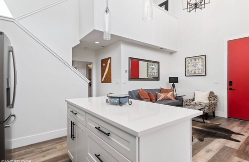 Whitefish Casa | Quarry A40 - Stunning Pet Friendly 2BD 2BA! Communal Pool, Hot Tub & More!