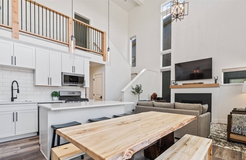 Whitefish Casa | Quarry B8 -The Eagle`s Nest at The Quarry! Stunning home with lots of amenities!