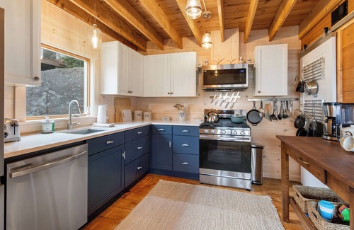 Spruce Head Cabaña | Quarry Village Compound