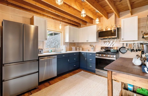 Spruce Head Cabaña | Quarry Village Compound