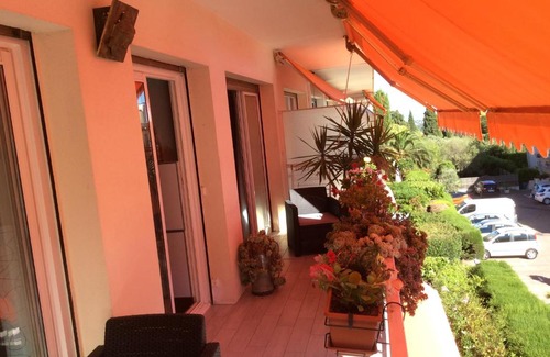 Vence Apartamento | Quartier piscine municipale Bel Appart 4 pers terrasse parking wi-fi