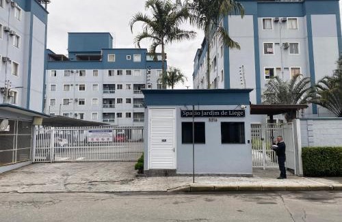 Zona Industrial Norte Apartamento | Quarto aconchegante com banheiro