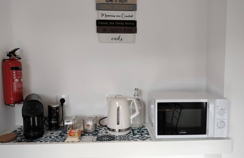 Senhora da Hora Apartamento | Quarto com Kitchenet junto ao Metro