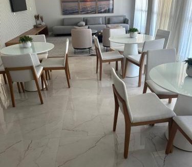 Ondina Apartamento | Quarto e sala em Ondina, Salvador, Bahia, decorado