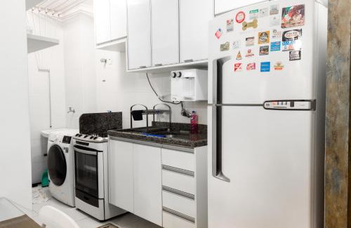 Caminho das Arvores Apartamento | Quarto e Sala para 4 ao lado do Salvador Shopping