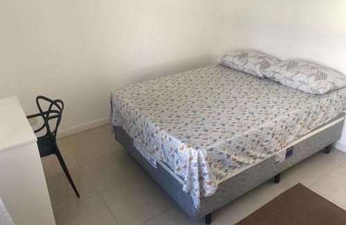 Florianopolis Casa | Quarto Essencial com Conforto em casa compartilhada
