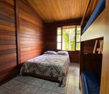 Sao Roque Casa | QUARTO Outono em Casa de Madeira no Alto da Serra - PetFriendly